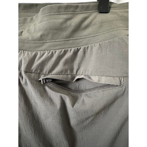 Athleta Trekkie North Jogger in Olive Green size 6 - Picture 7 of 10
